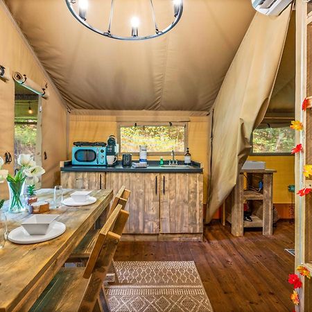 Hotel Firefly Season Glamping Sevierville Exterior foto