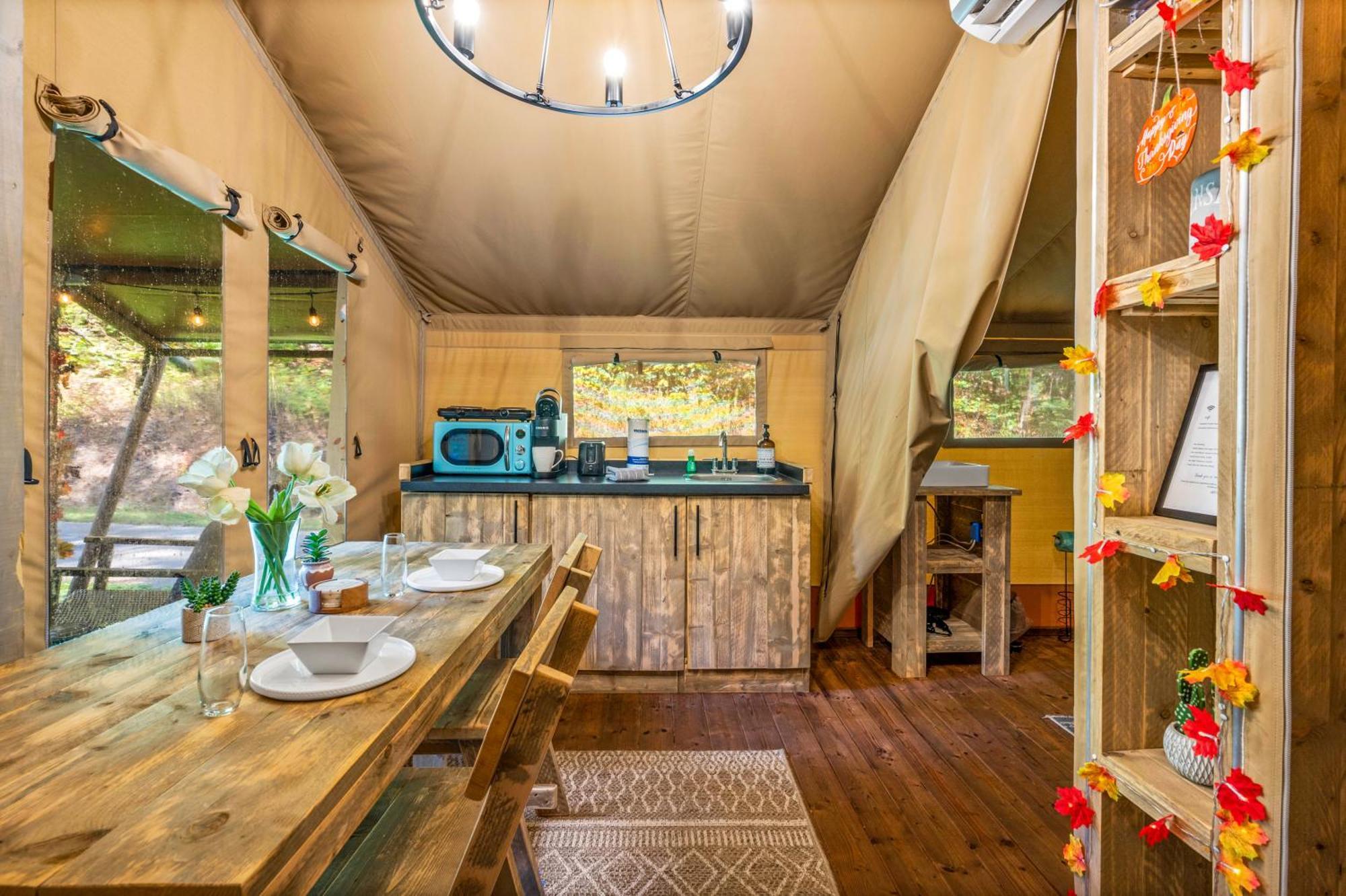 Hotel Firefly Season Glamping Sevierville Exterior foto