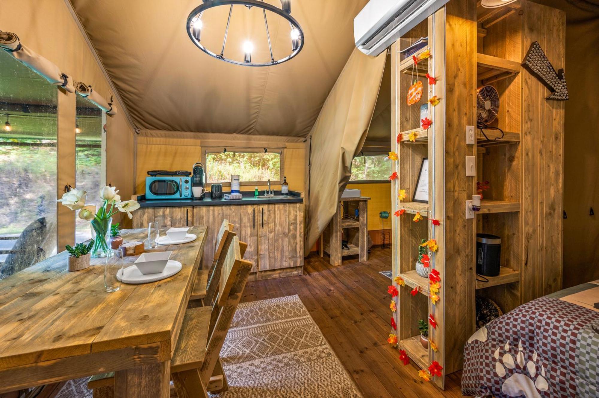 Hotel Firefly Season Glamping Sevierville Exterior foto